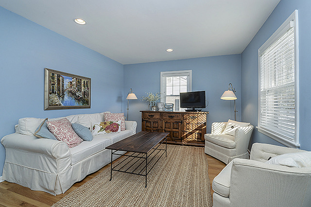 1407 College Ave, Wheaton, IL 60187 photo 2