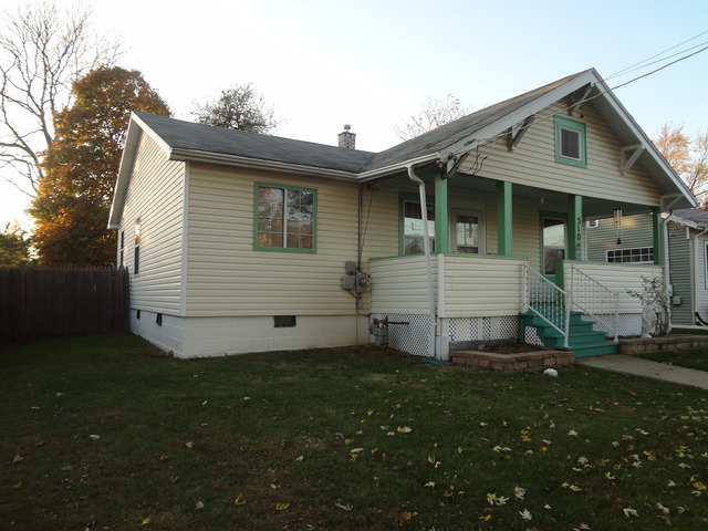 310 Trask St, Aurora, IL 60505 photo 4