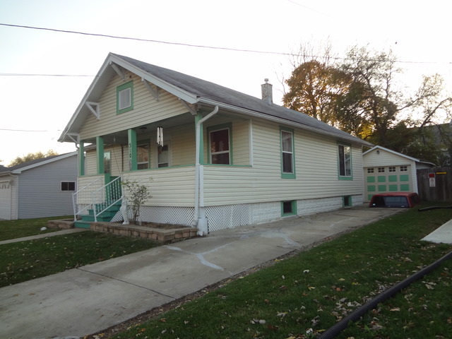 310 Trask St, Aurora, IL 60505 photo 3