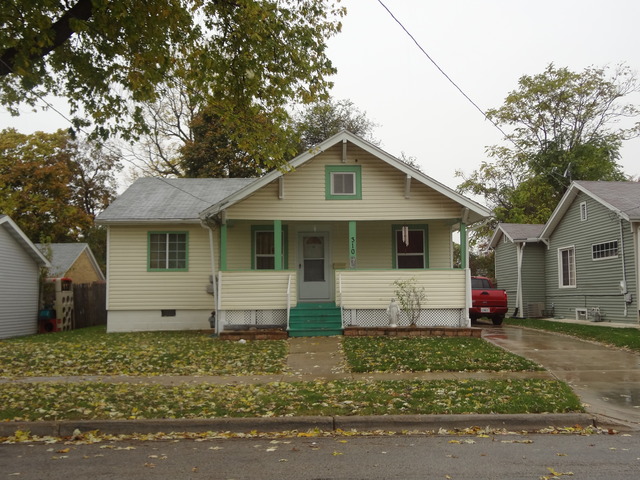 310 Trask St, Aurora, IL 60505 photo 2