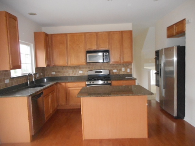 105 N Glenbrook Trl, Mchenry, IL 60050 photo 6