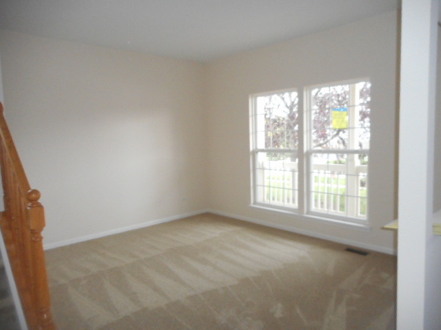 105 N Glenbrook Trl, Mchenry, IL 60050 photo 3