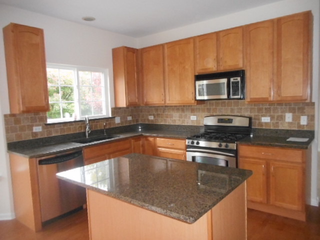 105 N Glenbrook Trl, Mchenry, IL 60050 photo 7
