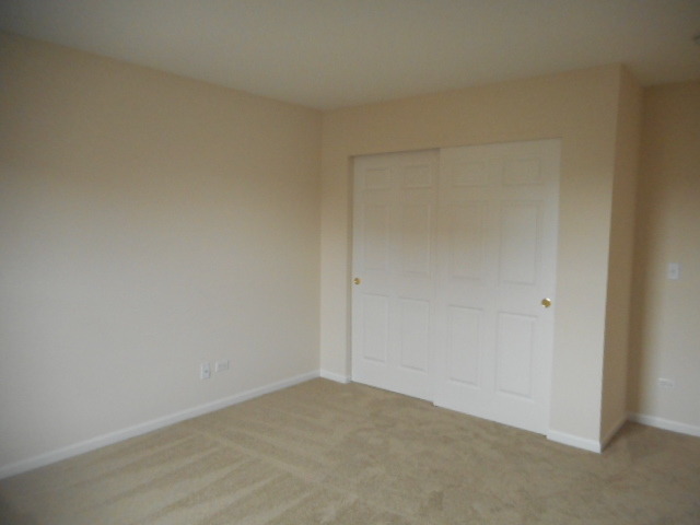 105 N Glenbrook Trl, Mchenry, IL 60050 photo 15