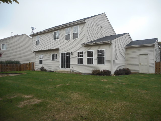 105 N Glenbrook Trl, Mchenry, IL 60050 photo 2