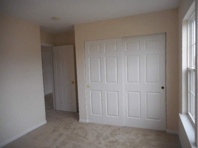 105 N Glenbrook Trl, Mchenry, IL 60050 photo 13