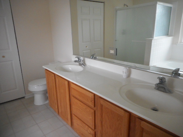105 N Glenbrook Trl, Mchenry, IL 60050 photo 11