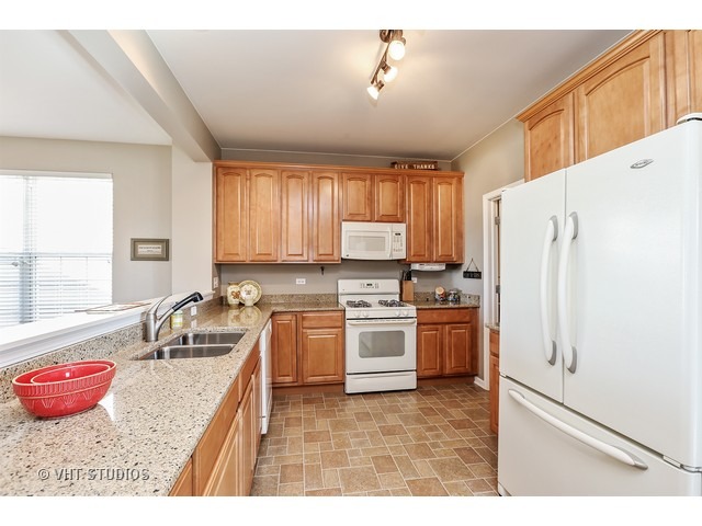 2500 Harvest Vly, Elgin, IL 60124 photo 9