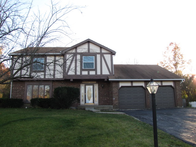 15 E Donovan Ct, Crete, IL 60417 photo 1