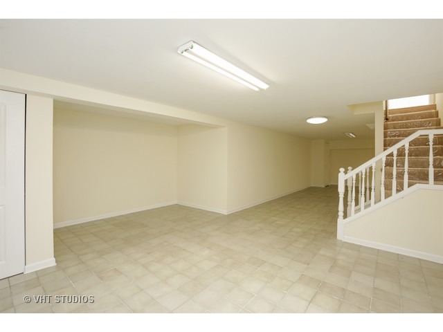 1415 Michelline, Hoffman Estates, IL 60192 photo 9