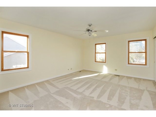 1415 Michelline, Hoffman Estates, IL 60192 photo 14