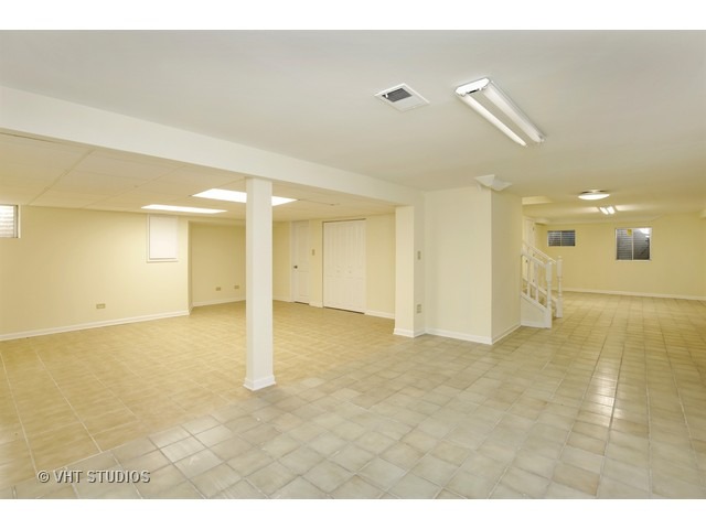 1415 Michelline, Hoffman Estates, IL 60192 photo 8