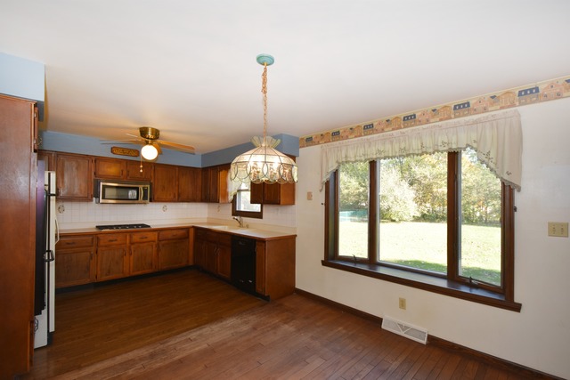 16141 George Ct, Plainfield, IL 60586 photo 7