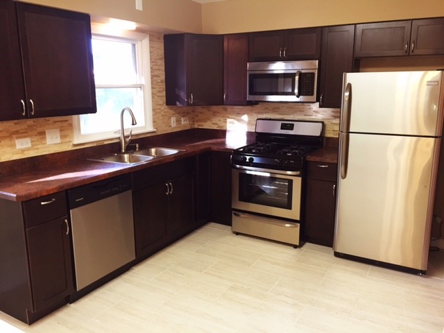 1007 Peace Dr, Wheeling, IL 60090 photo 2