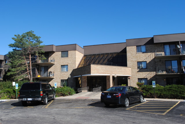 5600 Astor Ln #207, Rolling Meadows, IL 60008 photo 1