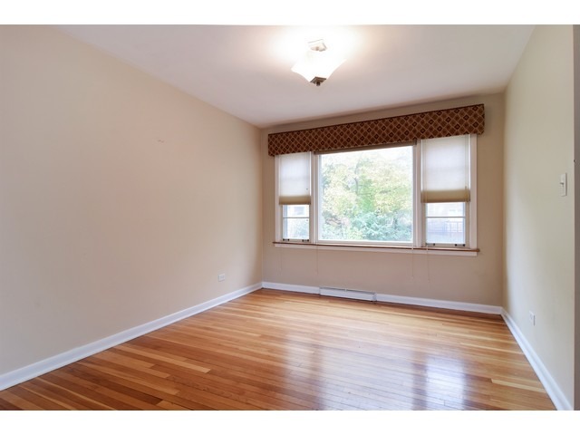 1131 Howard St, Wheaton, IL 60187 photo 4