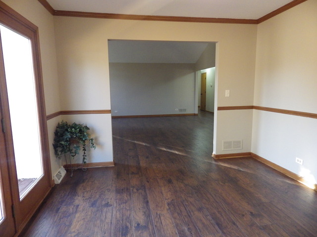 210 Deerhaven Dr, Minooka, IL 60447 photo 9