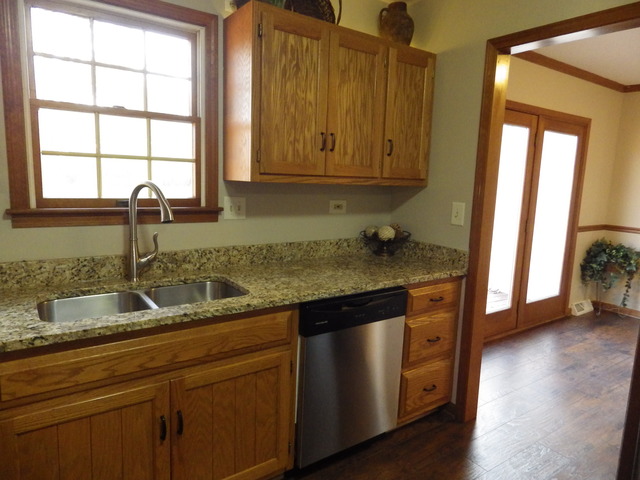 210 Deerhaven Dr, Minooka, IL 60447 photo 7