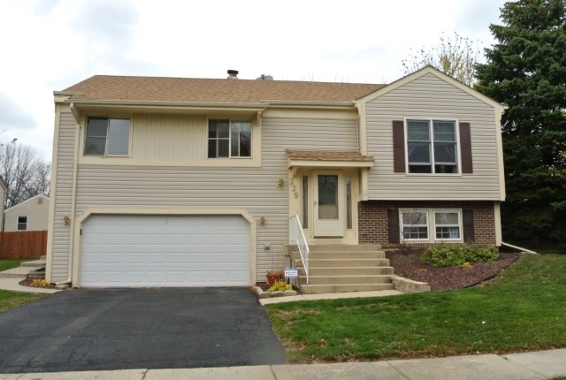 229 Burnside Cir, Bartlett, IL 60103 photo 2