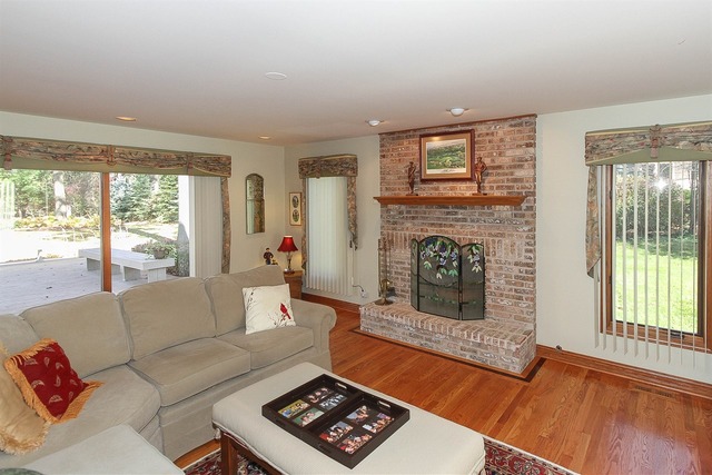 990 La Costa Ave, Bartlett, IL 60103 photo 5