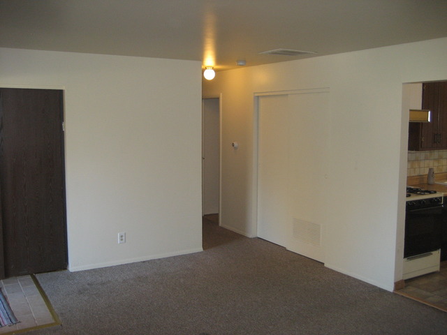4005 Maple Ave, Mchenry, IL 60050 photo 10