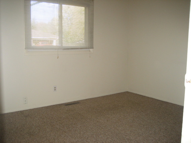 4005 Maple Ave, Mchenry, IL 60050 photo 14