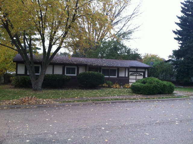 4005 Maple Ave, Mchenry, IL 60050 photo 2