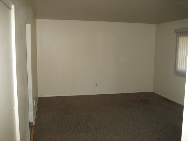 4005 Maple Ave, Mchenry, IL 60050 photo 9