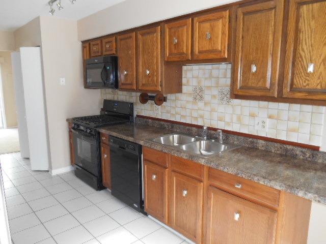831 Minnesota Cir, Carol Stream, IL 60188 photo 5