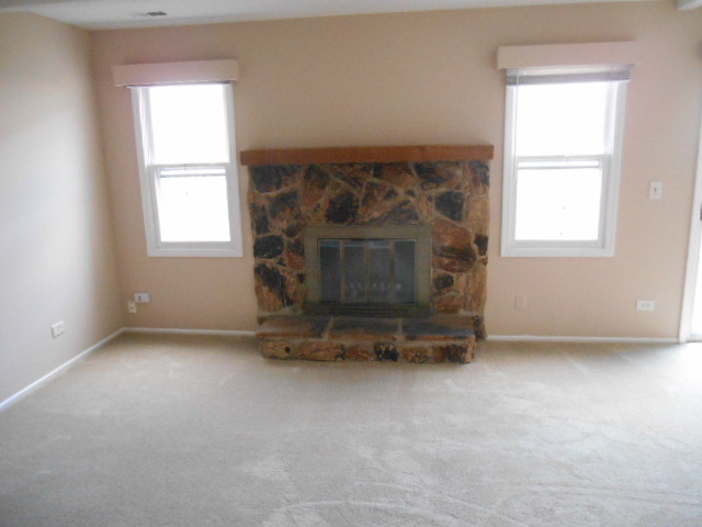 831 Minnesota Cir, Carol Stream, IL 60188 photo 8