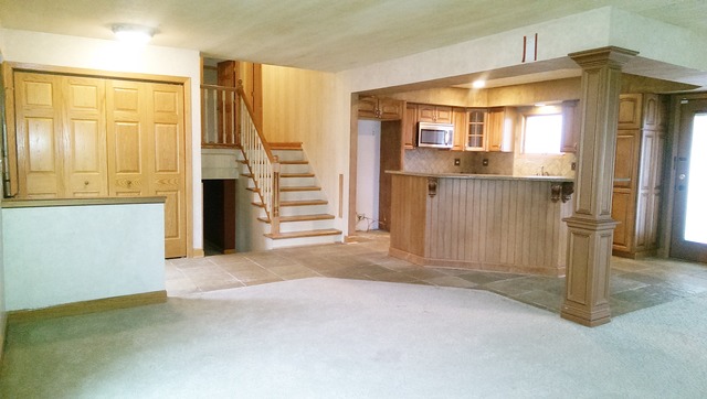 2001 Eastview Dr, Des Plaines, IL 60018 photo 5