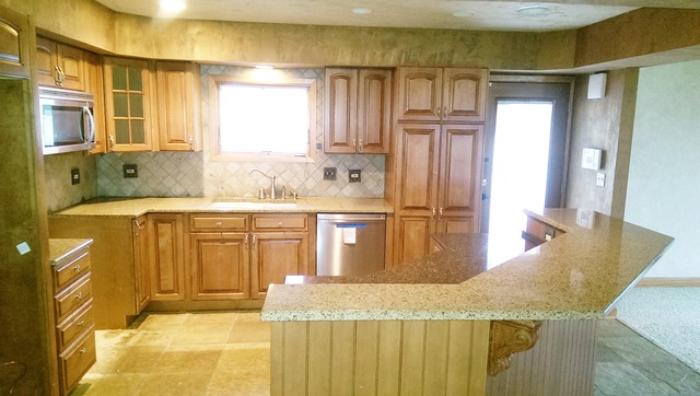 2001 Eastview Dr, Des Plaines, IL 60018 photo 4