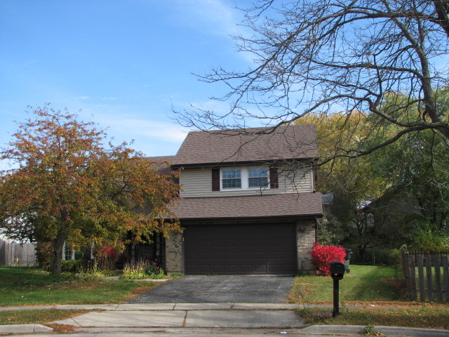 1966 Brookside Ln, Hoffman Estates, IL 60169 photo 1