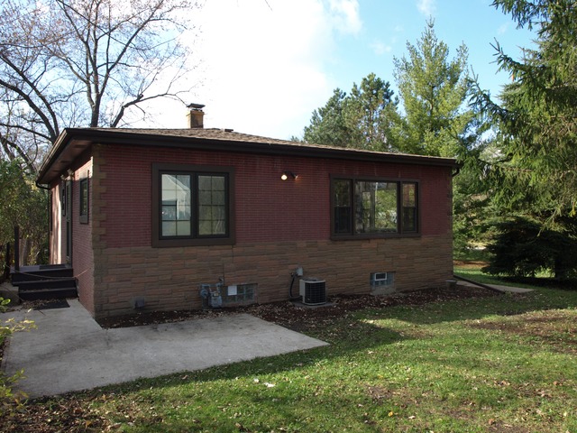 527 W Dowell Rd, Mchenry, IL 60051 photo 3