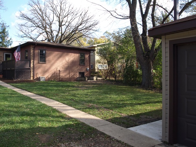 527 W Dowell Rd, Mchenry, IL 60051 photo 4