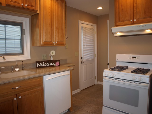 527 W Dowell Rd, Mchenry, IL 60051 photo 10
