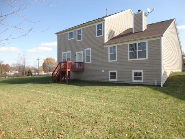3002 Cookson Ave, Elgin, IL 60124 photo 2