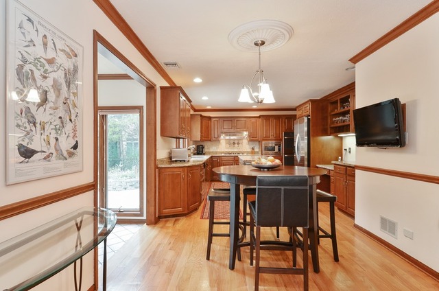 3735 Maple Ave, Northbrook, IL 60062 photo 8