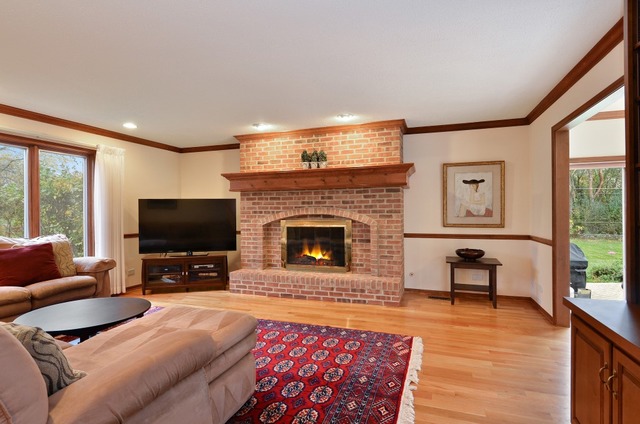 3735 Maple Ave, Northbrook, IL 60062 photo 4
