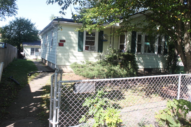  831 E Grand Lake Blvd, West Chicago, IL 60185 photo 1