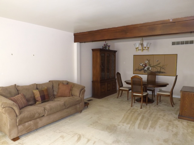 2214 Stratham Pl, Hoffman Estates, IL 60169 photo 2