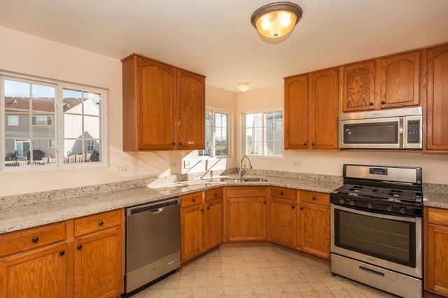 1706 Mountain Ridge Pass, Plainfield, IL 60586 photo 4