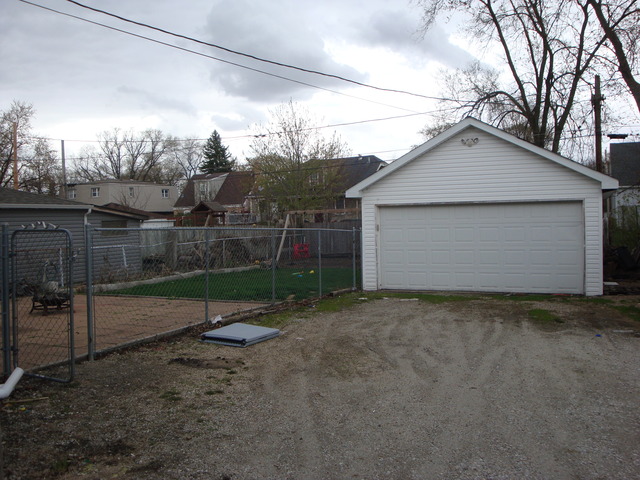 14817 Kenneth Ave, Midlothian, IL 60445 photo 2