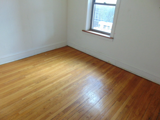 1414 E 70th St, Chicago, IL 60637 photo 3