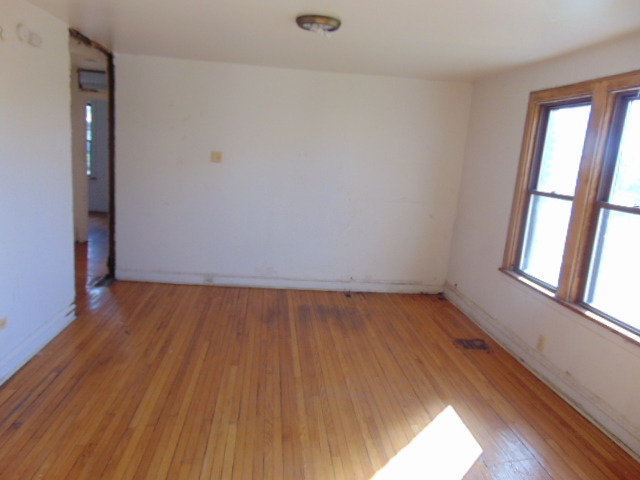 1414 E 70th St, Chicago, IL 60637 photo 2