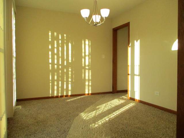 275 Hillhurst Dr, Cary, IL 60013 photo 14
