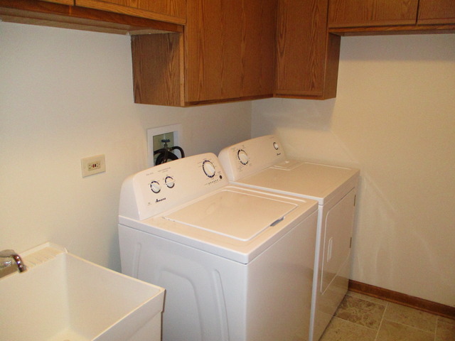 275 Hillhurst Dr, Cary, IL 60013 photo 3