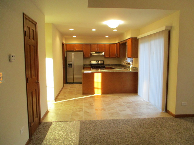 275 Hillhurst Dr, Cary, IL 60013 photo 7