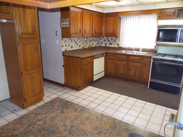 17963 Roy St, Lansing, IL 60438 photo 7