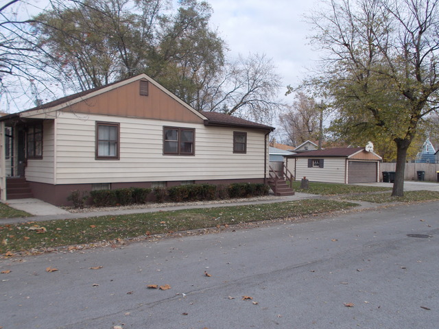 17963 Roy St, Lansing, IL 60438 photo 2